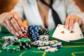 Antarmuka aplikasi mobile relax gaming menampilkan layar utama dengan akses ke Liga 1 dan live casino